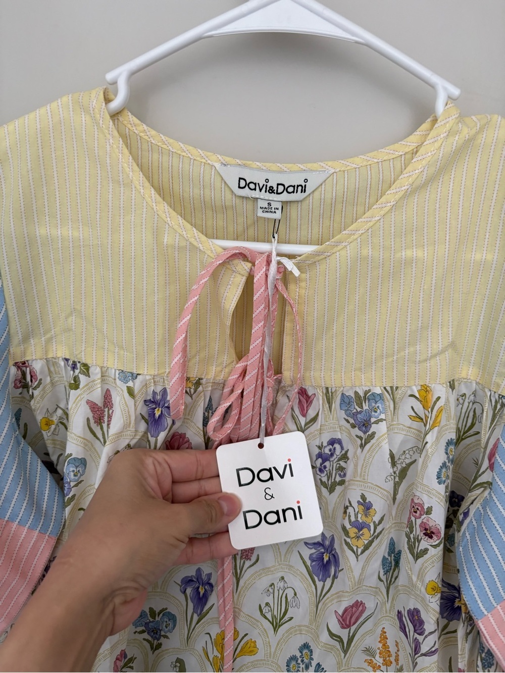 Davi & Dani Floral Patchwork Puff Sleeve Top - Yellow, Blue, Pink NWT Size S - Picture 5 of 6